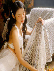 《巨乳狂揉边揉边插》